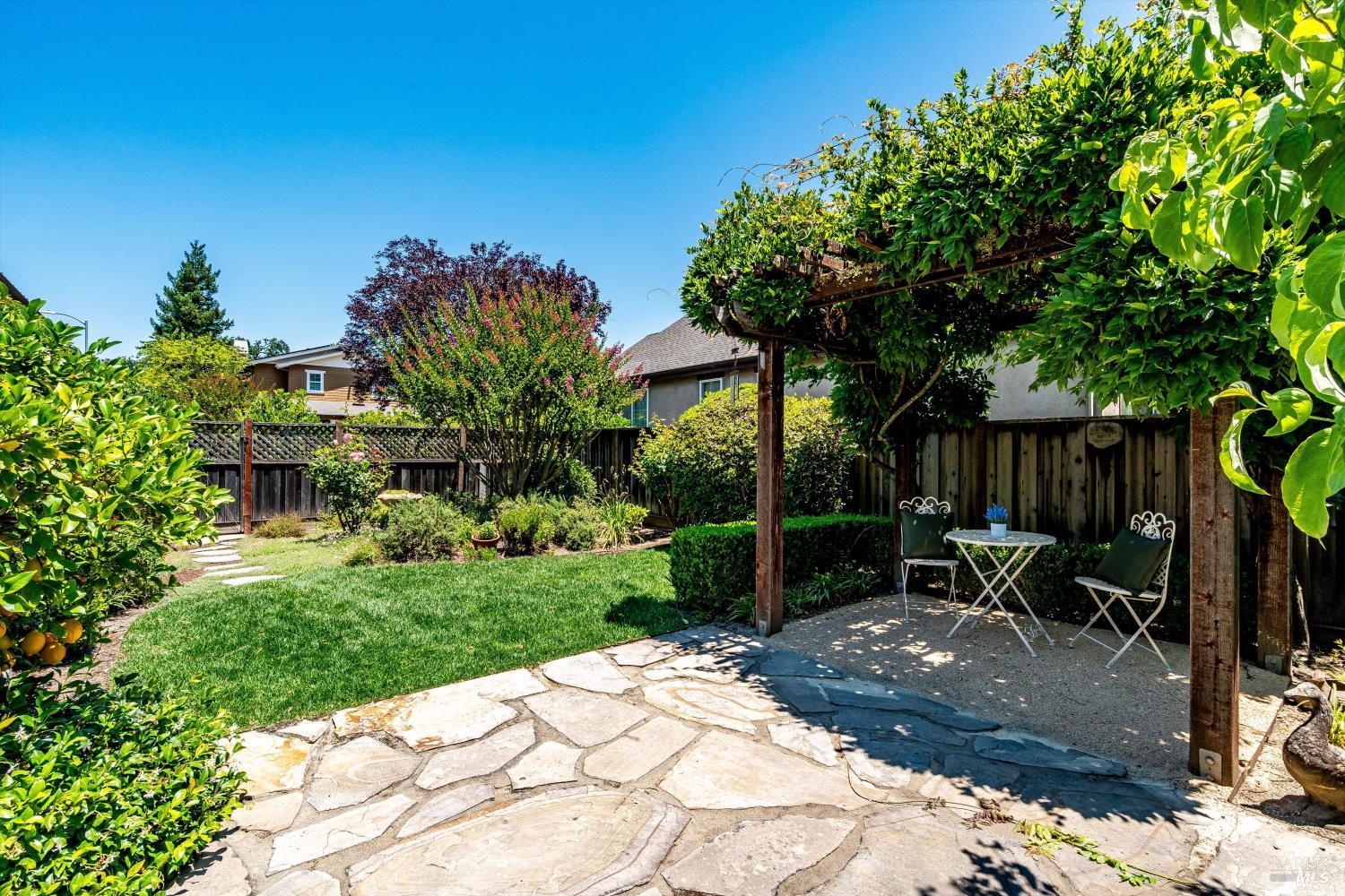 201 Macarthur Lane Sonoma CA 95476