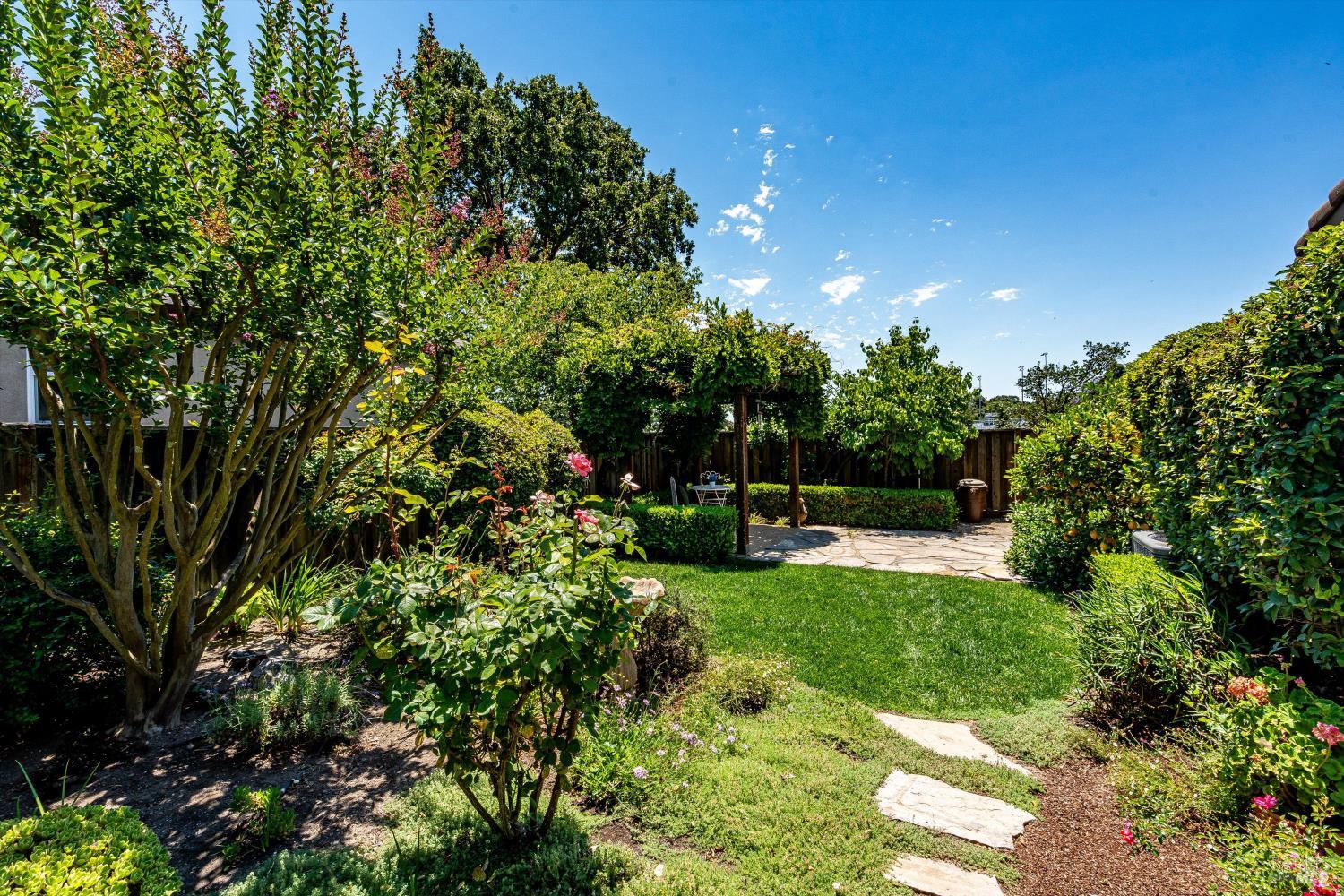201 Macarthur Lane Sonoma CA 95476