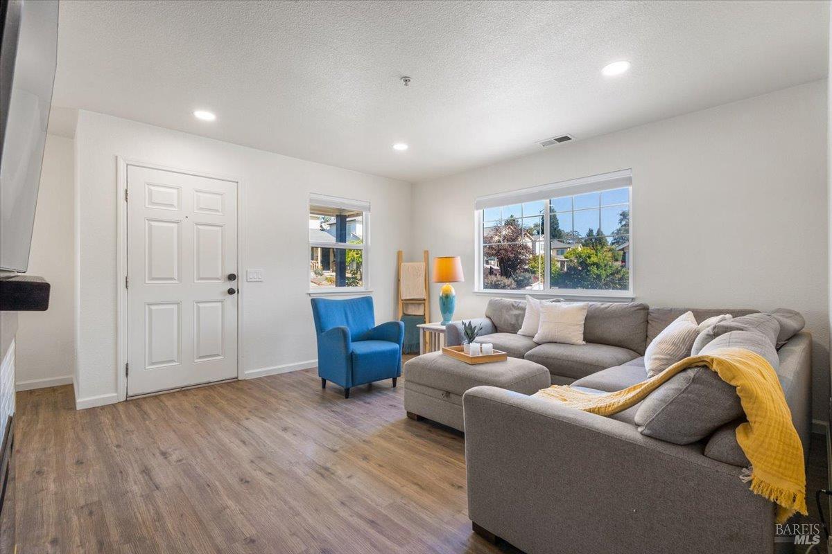 6312 Tristania Court Forestville CA 95436