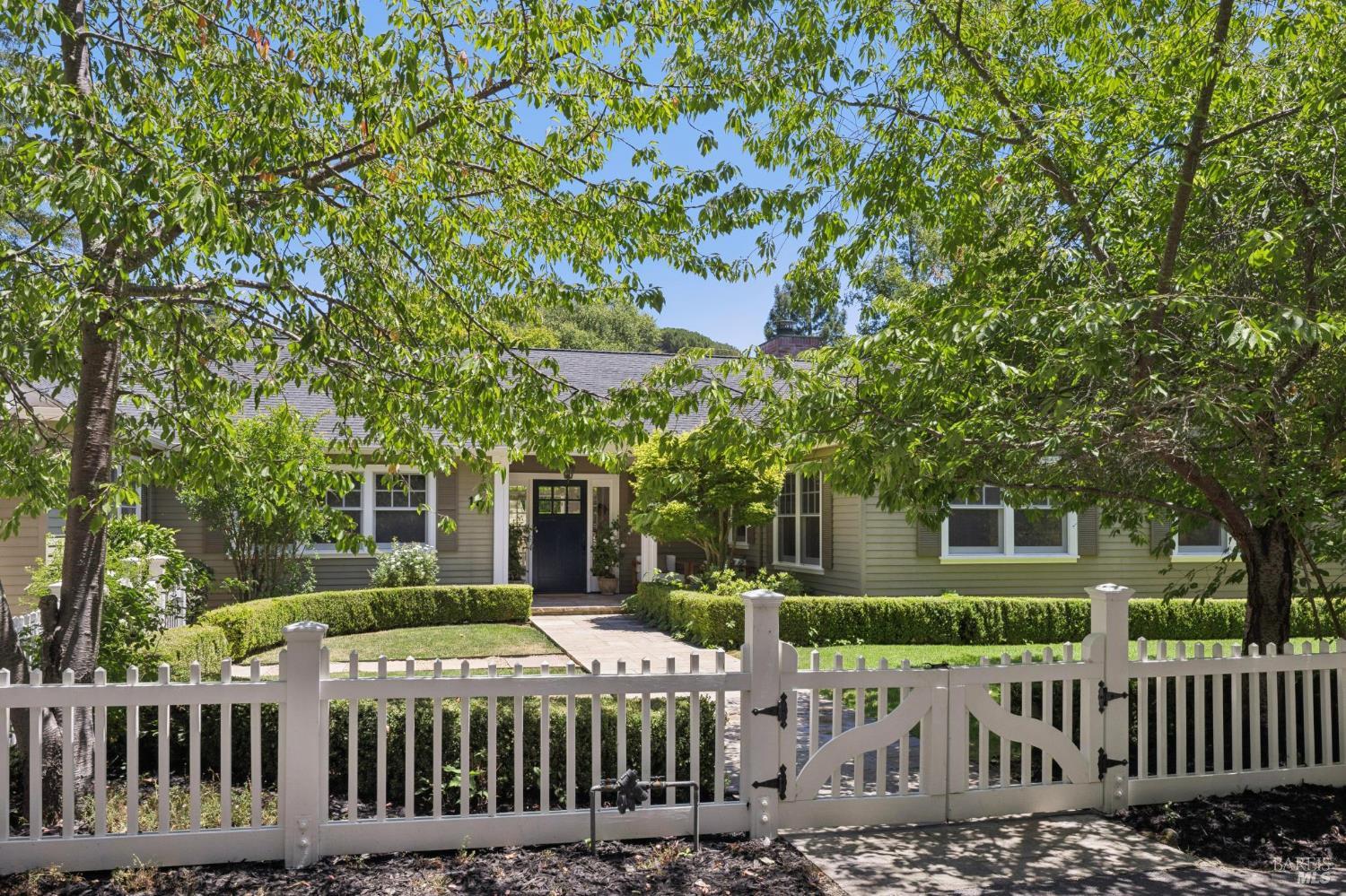 16 Sylvan Lane Ross CA 94957