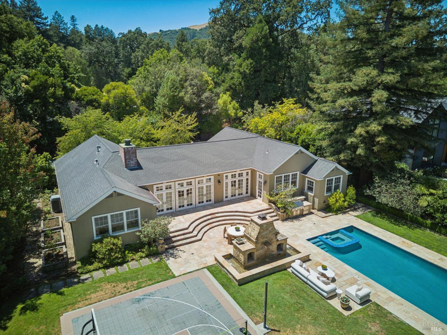 16 Sylvan Lane Ross CA 94957