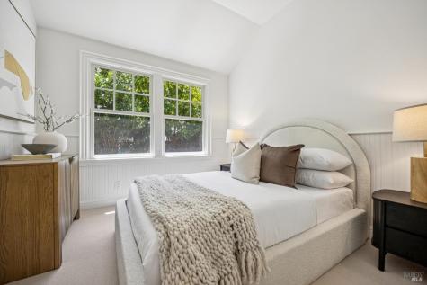 16 Sylvan Lane Ross CA 94957