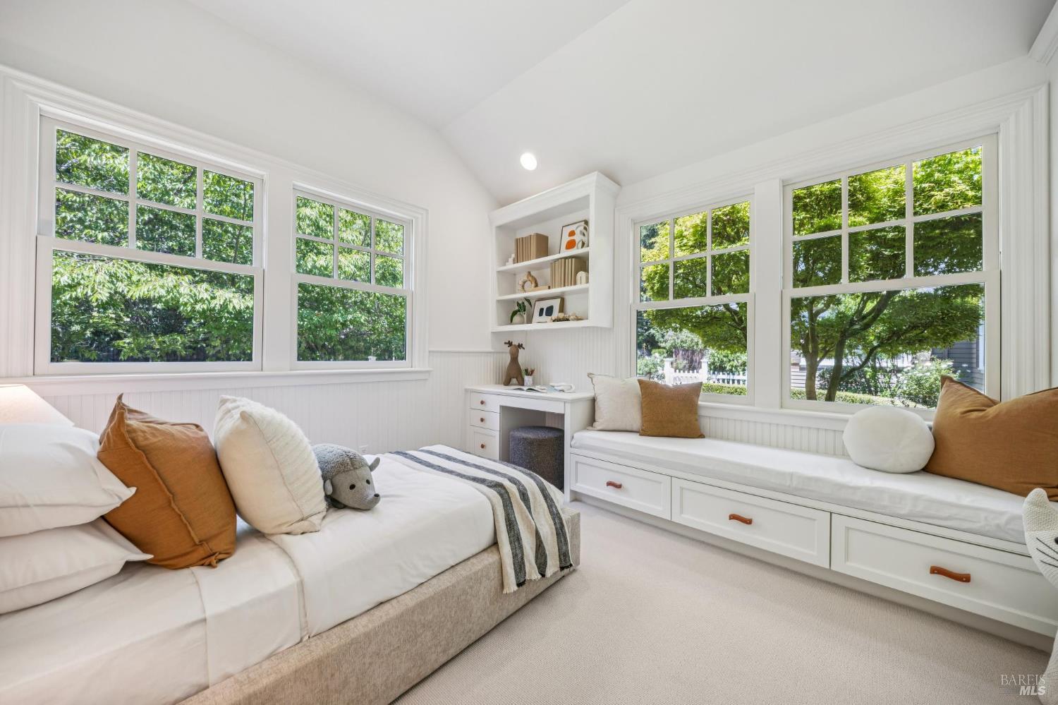 16 Sylvan Lane Ross CA 94957
