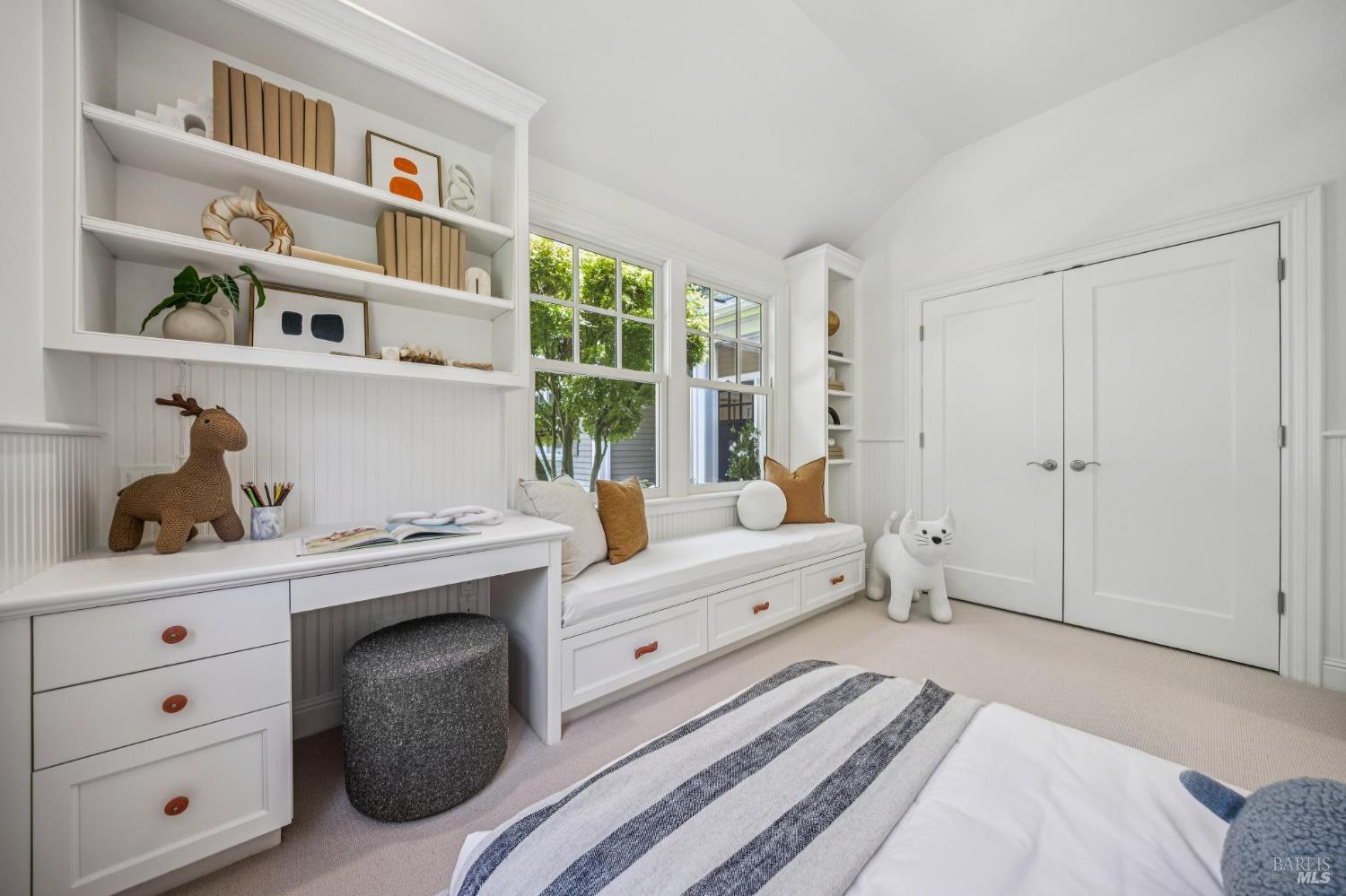 16 Sylvan Lane Ross CA 94957