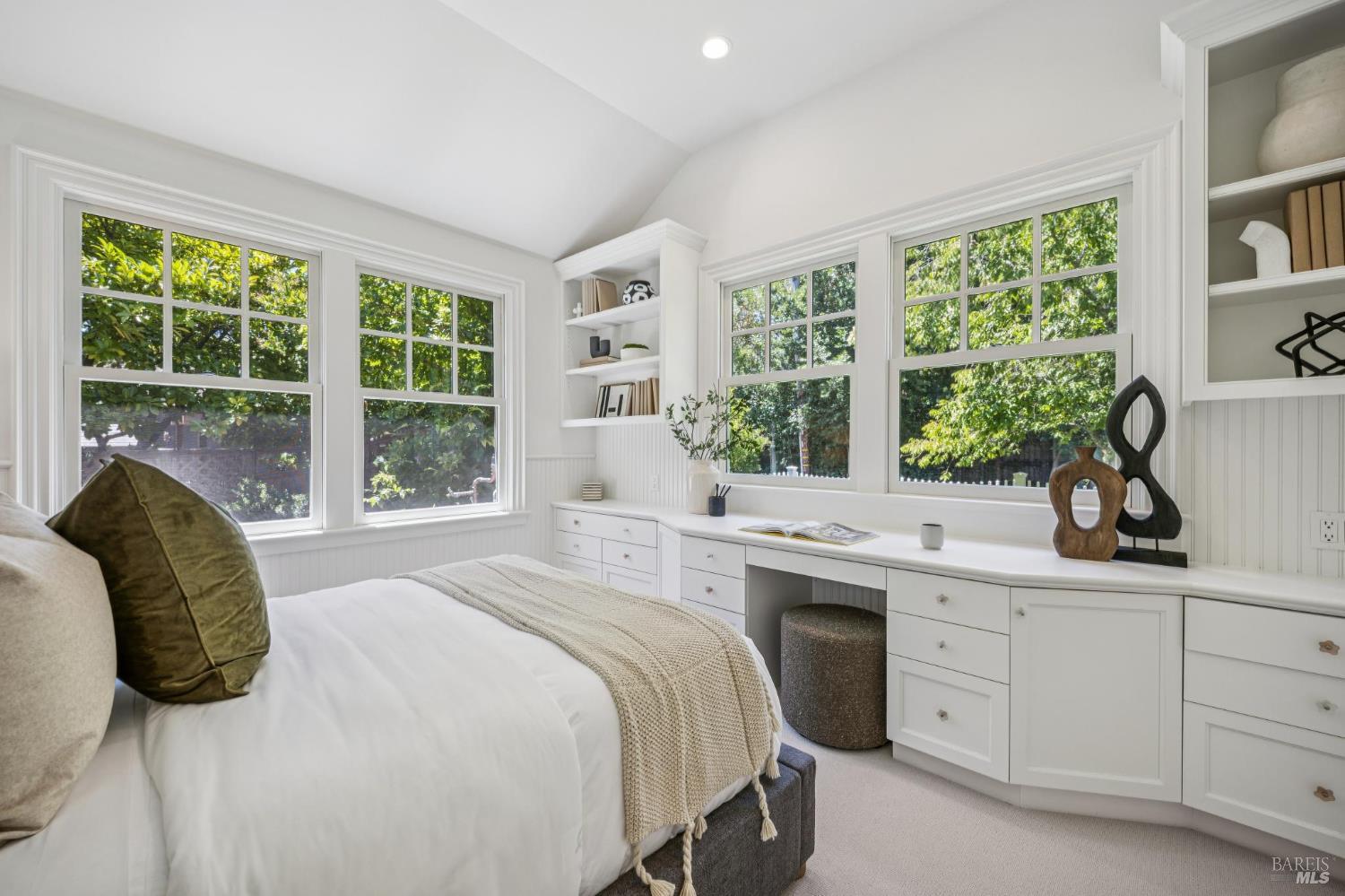 16 Sylvan Lane Ross CA 94957
