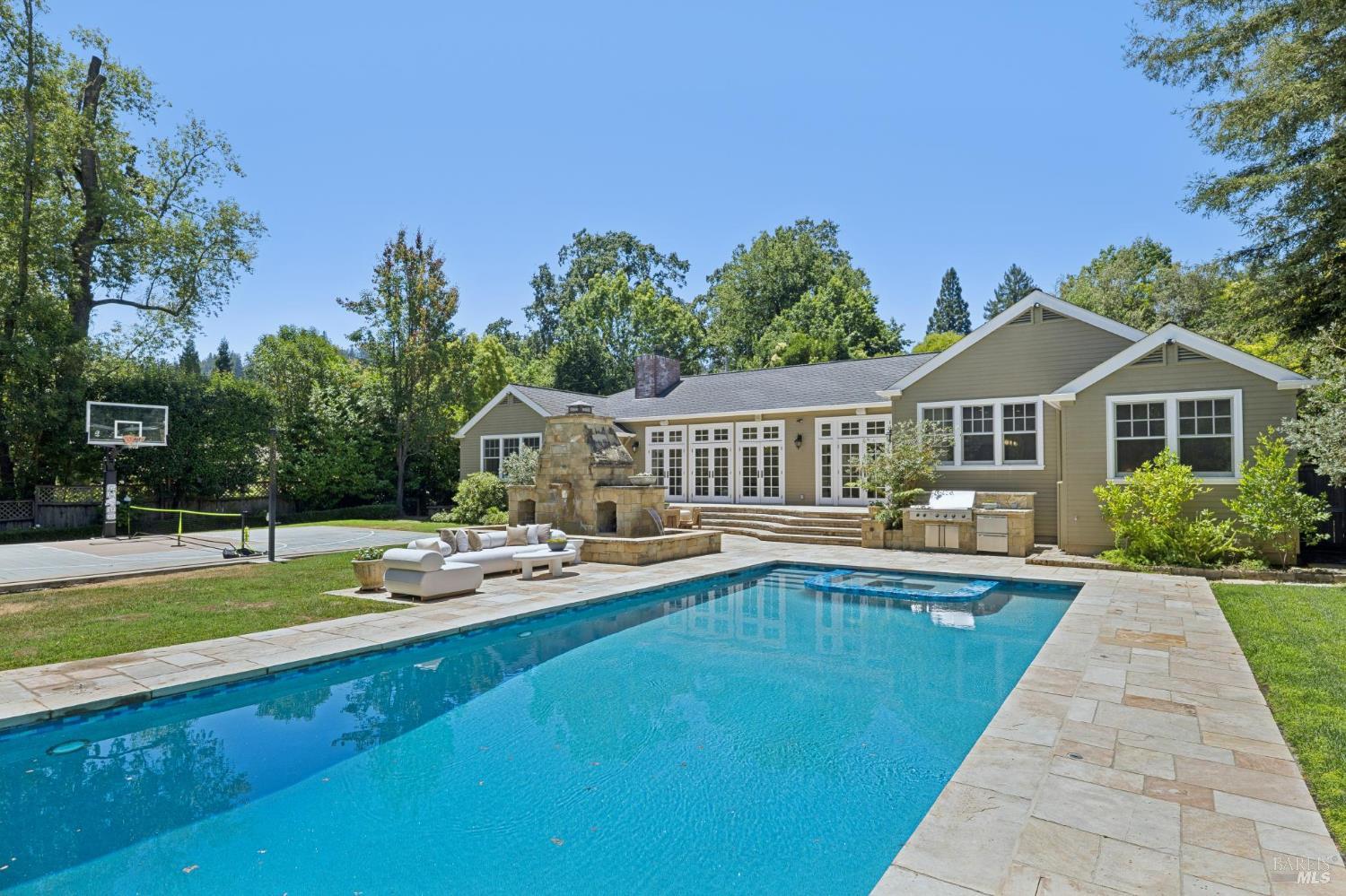 16 Sylvan Lane Ross CA 94957