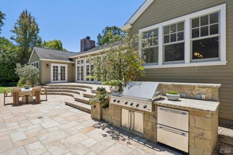 16 Sylvan Lane Ross CA 94957