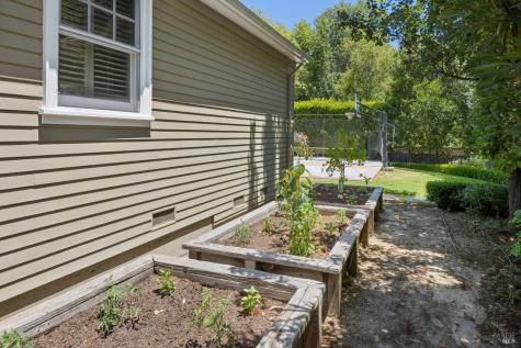 16 Sylvan Lane Ross CA 94957