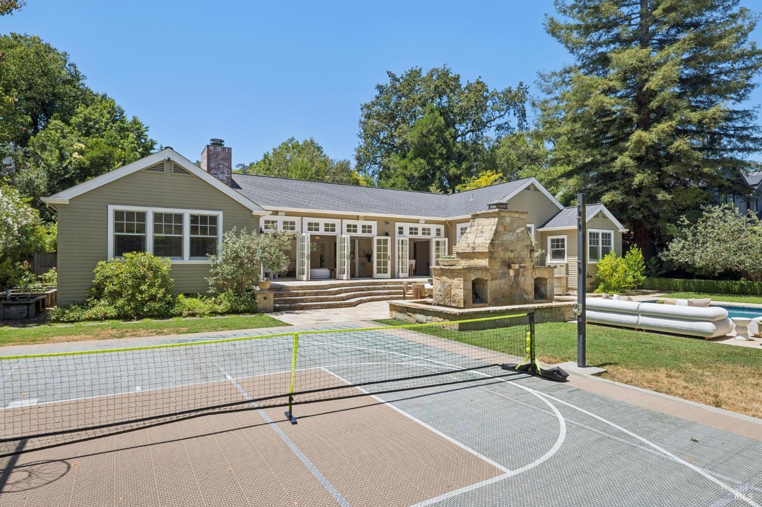 16 Sylvan Lane Ross CA 94957