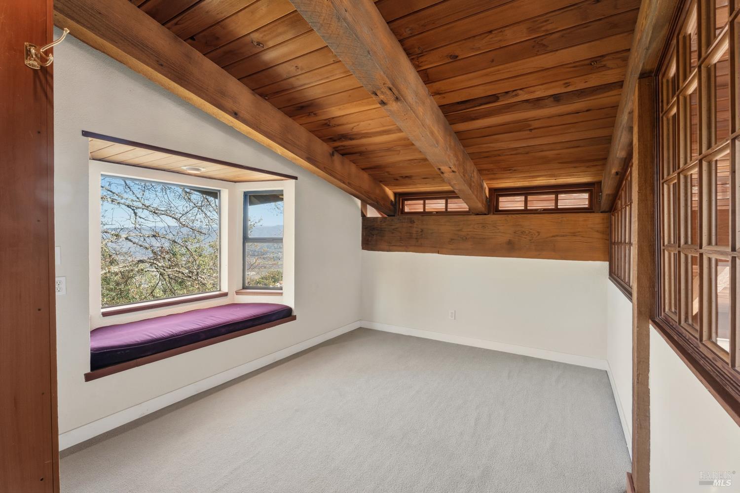 1411 Oak Knoll Road Ukiah CA 95482