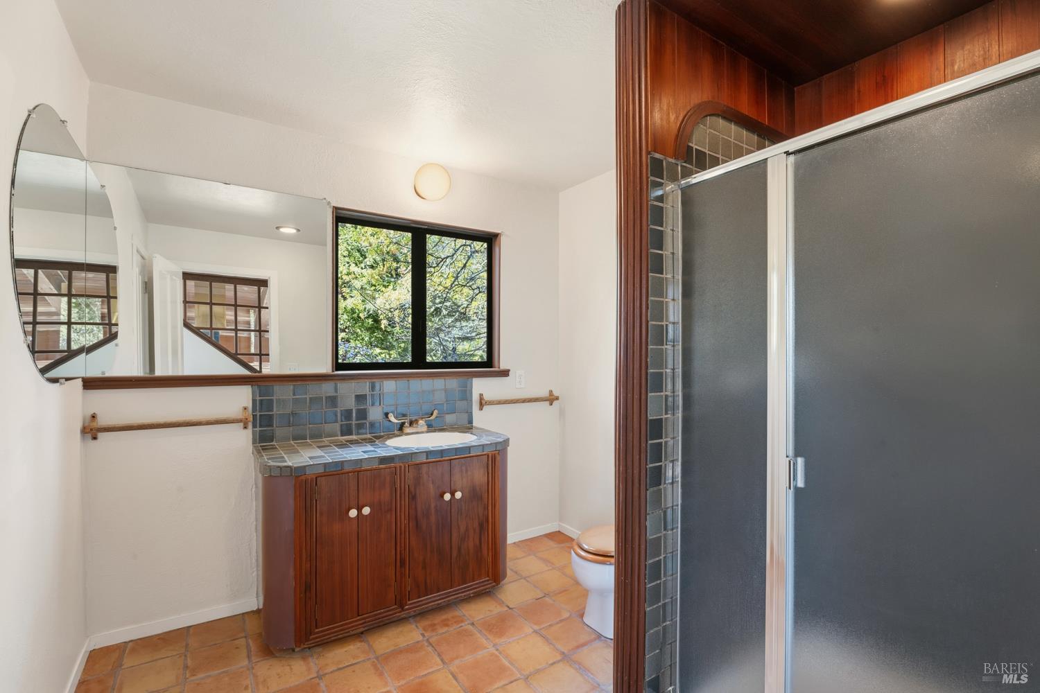 1411 Oak Knoll Road Ukiah CA 95482