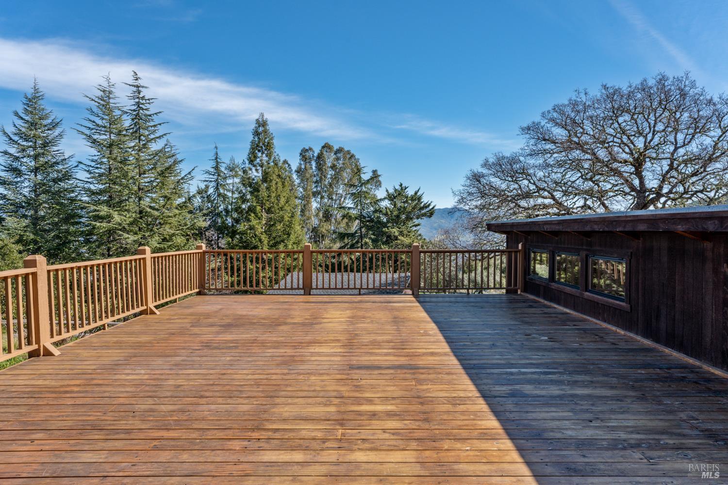 1411 Oak Knoll Road Ukiah CA 95482