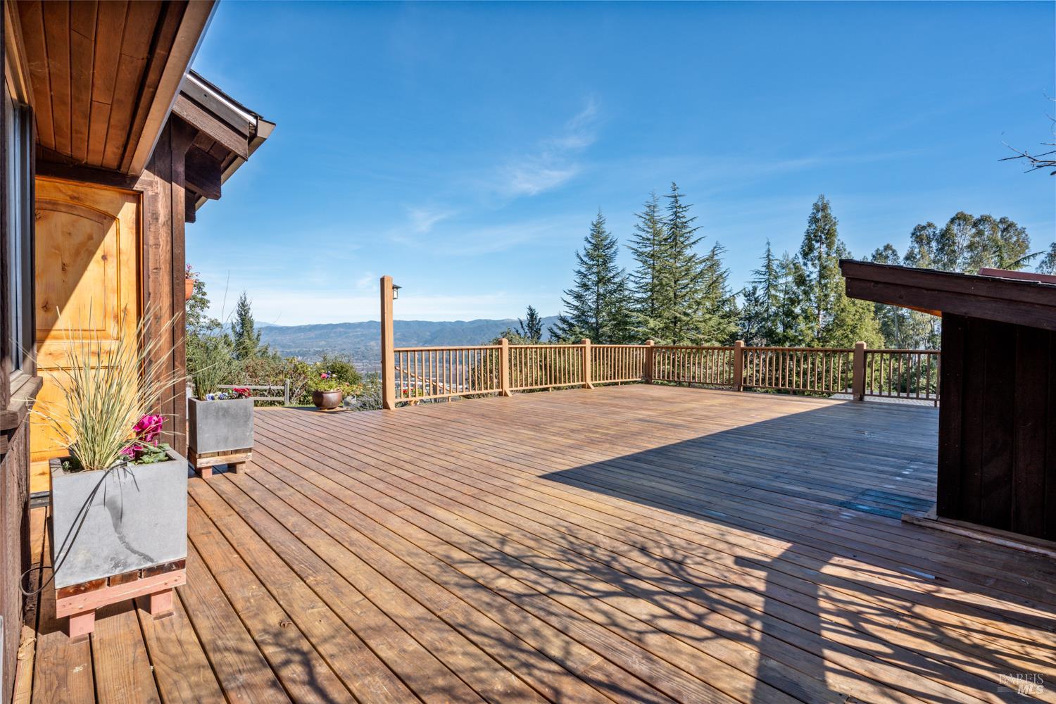 1411 Oak Knoll Road Ukiah CA 95482