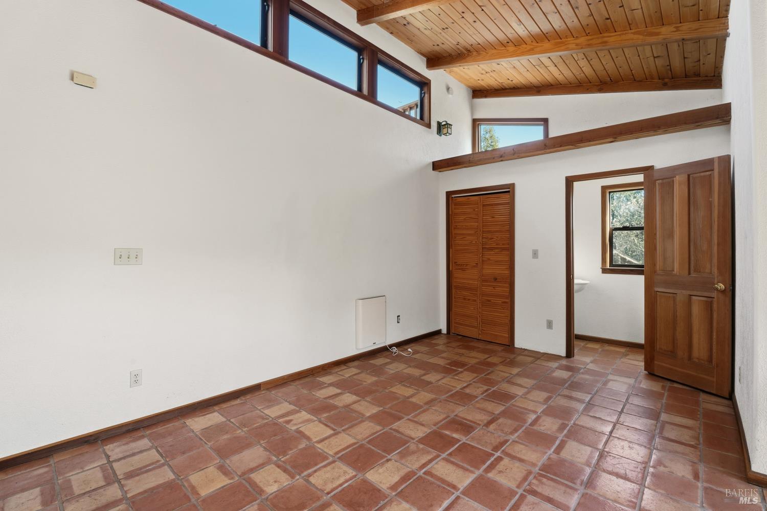 1411 Oak Knoll Road Ukiah CA 95482