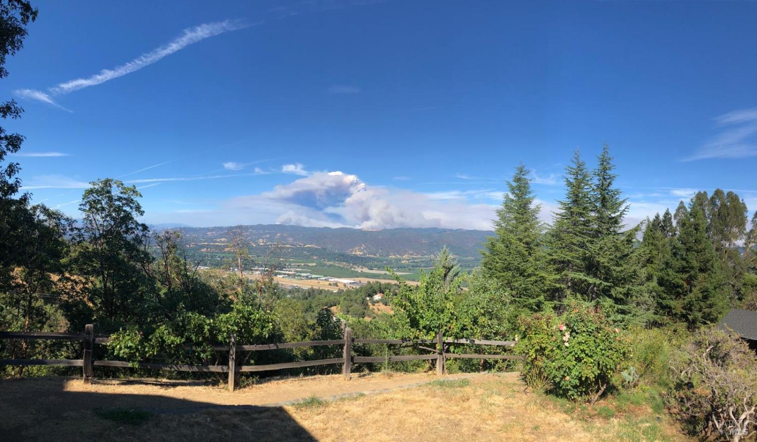 1411 Oak Knoll Road Ukiah CA 95482