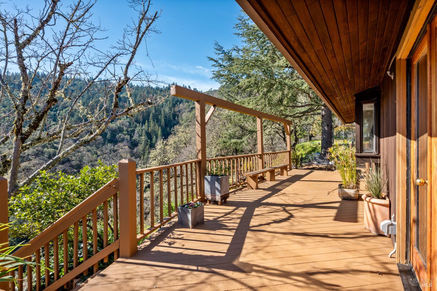 1411 Oak Knoll Road Ukiah CA 95482