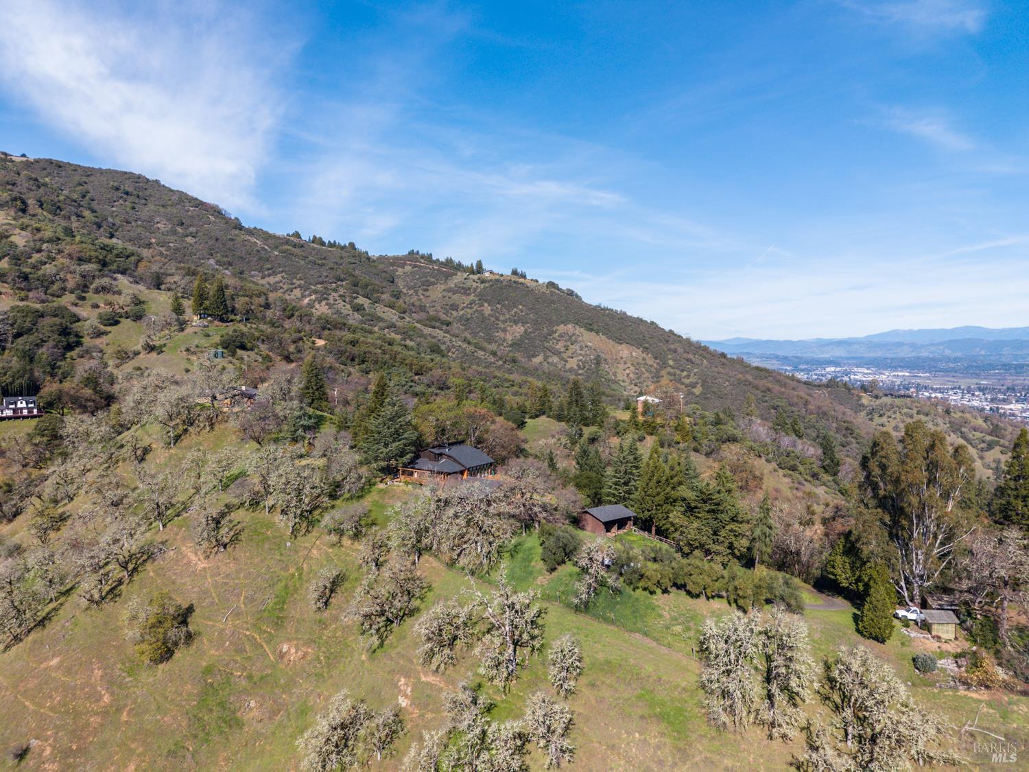 1411 Oak Knoll Road Ukiah CA 95482