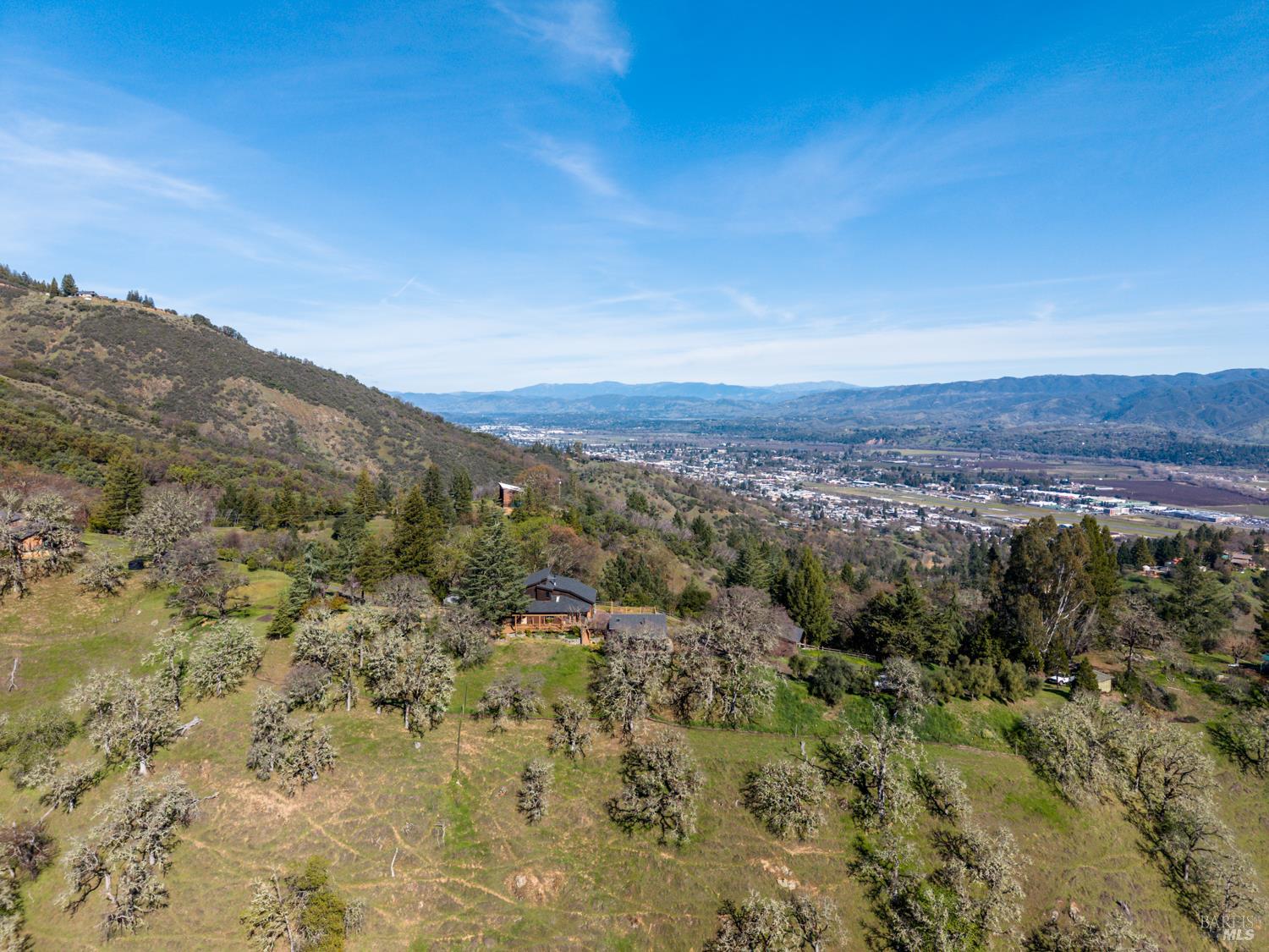 1411 Oak Knoll Road Ukiah CA 95482