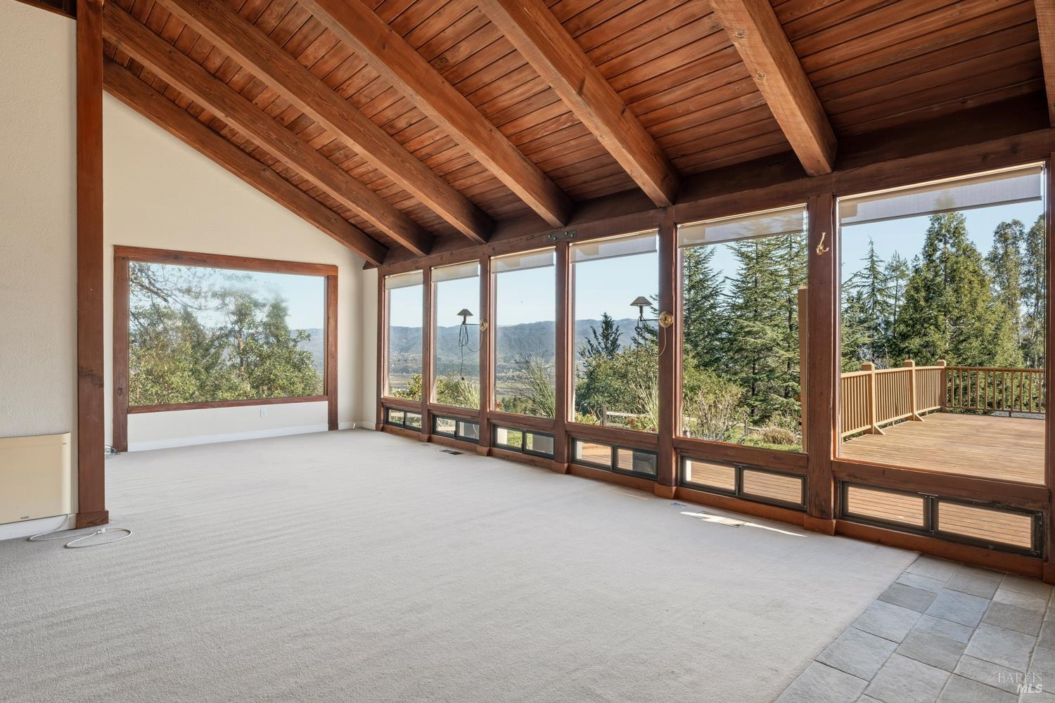 1411 Oak Knoll Road Ukiah CA 95482