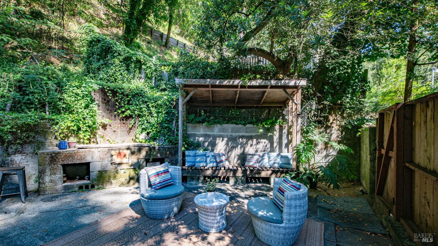 185 Tamal Road Forest Knolls CA 94933