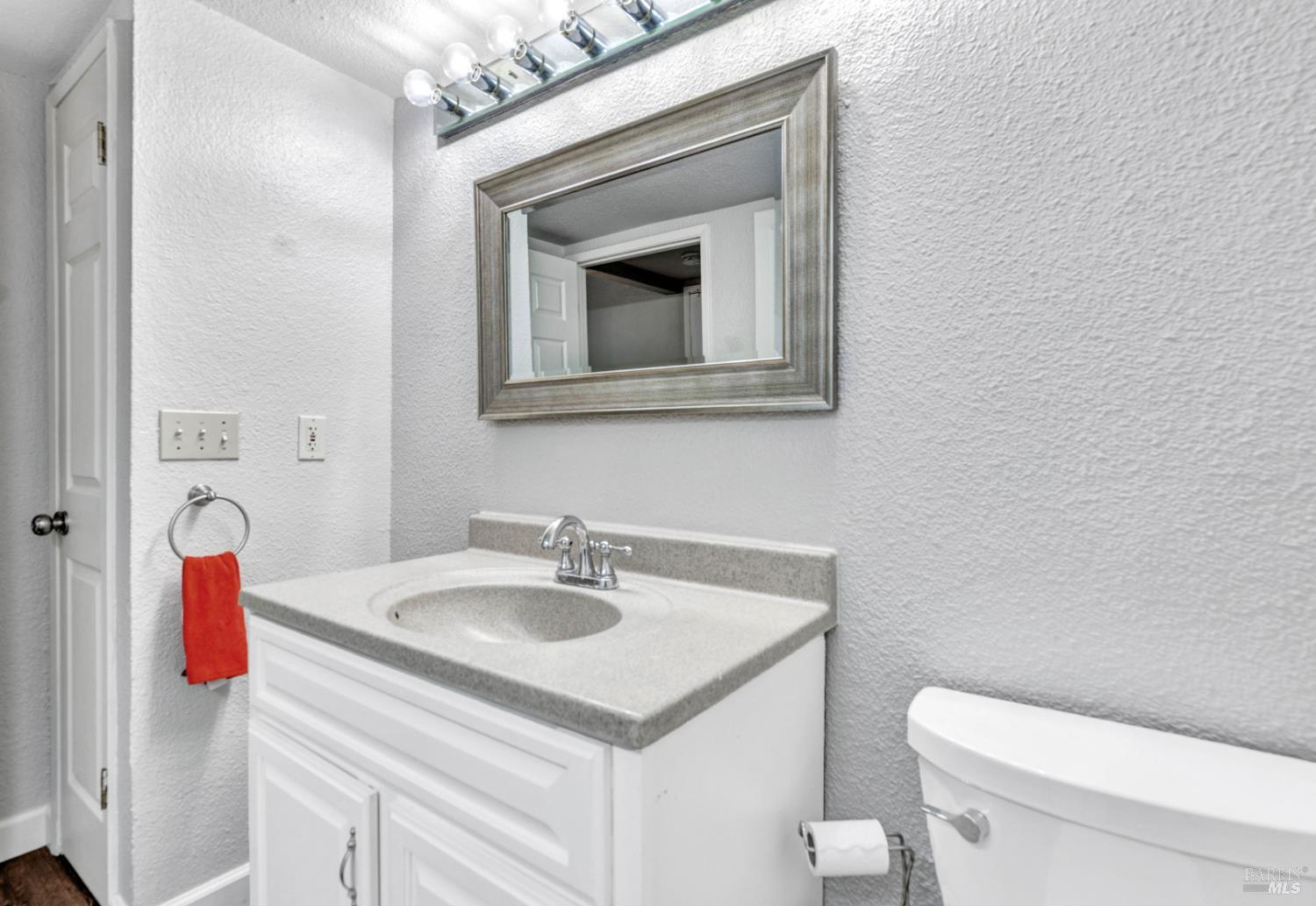 127 American Way Vacaville CA 95687