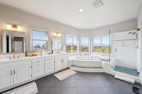 2355 W Dry Creek Road Healdsburg CA 95448