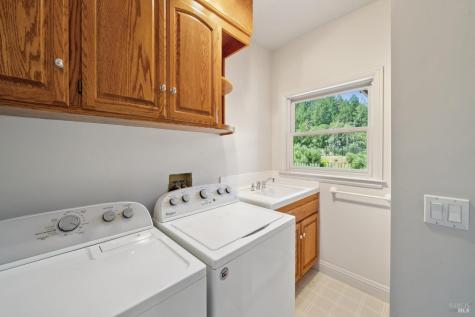 2355 W Dry Creek Road Healdsburg CA 95448