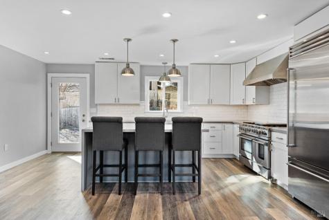 555-557 Powell Avenue Healdsburg CA 95448