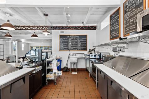 555-557 Powell Avenue Healdsburg CA 95448