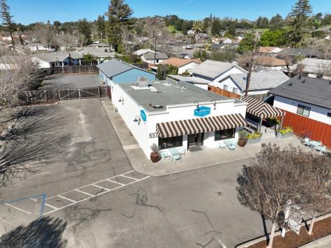 555-557 Powell Avenue Healdsburg CA 95448