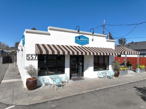 555-557 Powell Avenue Healdsburg CA 95448