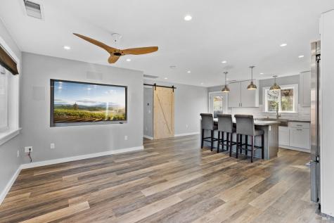 555-557 Powell Avenue Healdsburg CA 95448