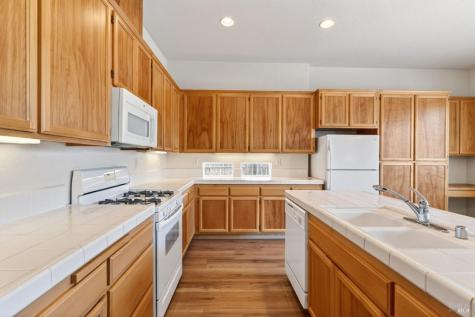 445 Muscat Drive Cloverdale CA 95425