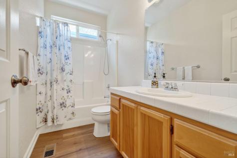 445 Muscat Drive Cloverdale CA 95425