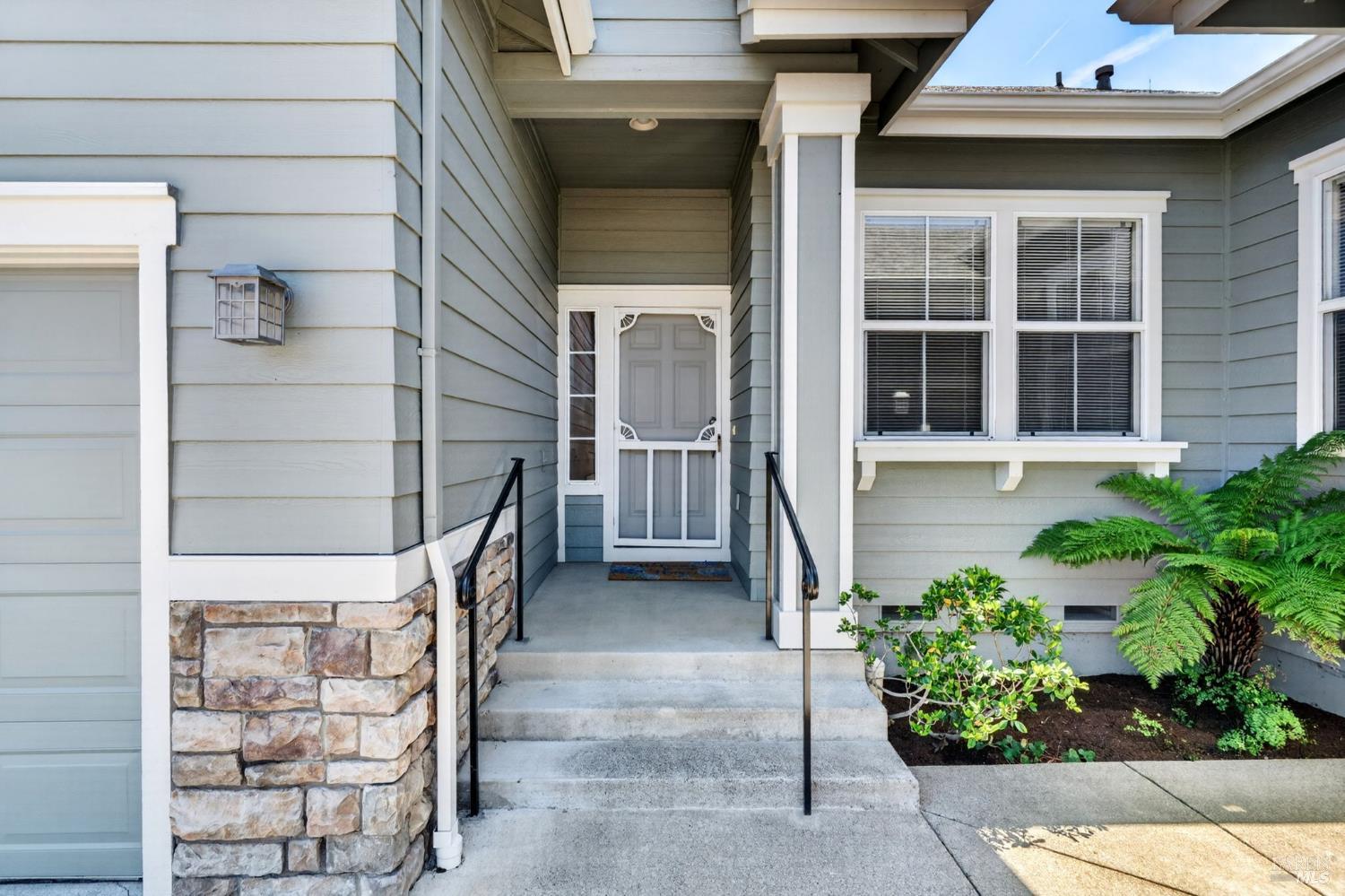 445 Muscat Drive Cloverdale CA 95425
