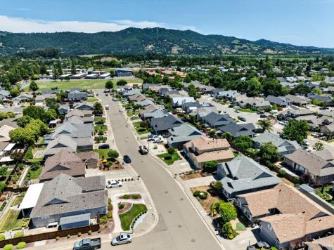 445 Muscat Drive Cloverdale CA 95425
