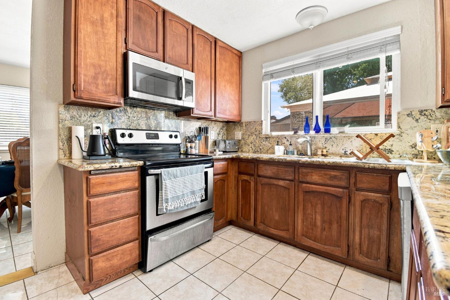 2432 San Sebastian Avenue Santa Rosa CA 95401