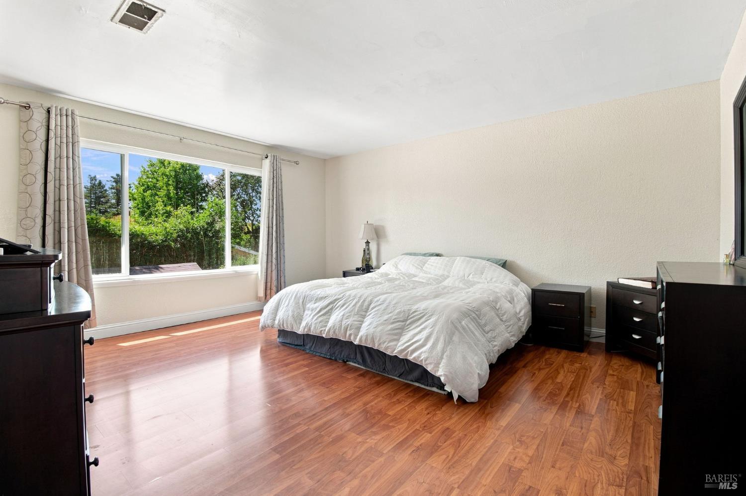 2432 San Sebastian Avenue Santa Rosa CA 95401