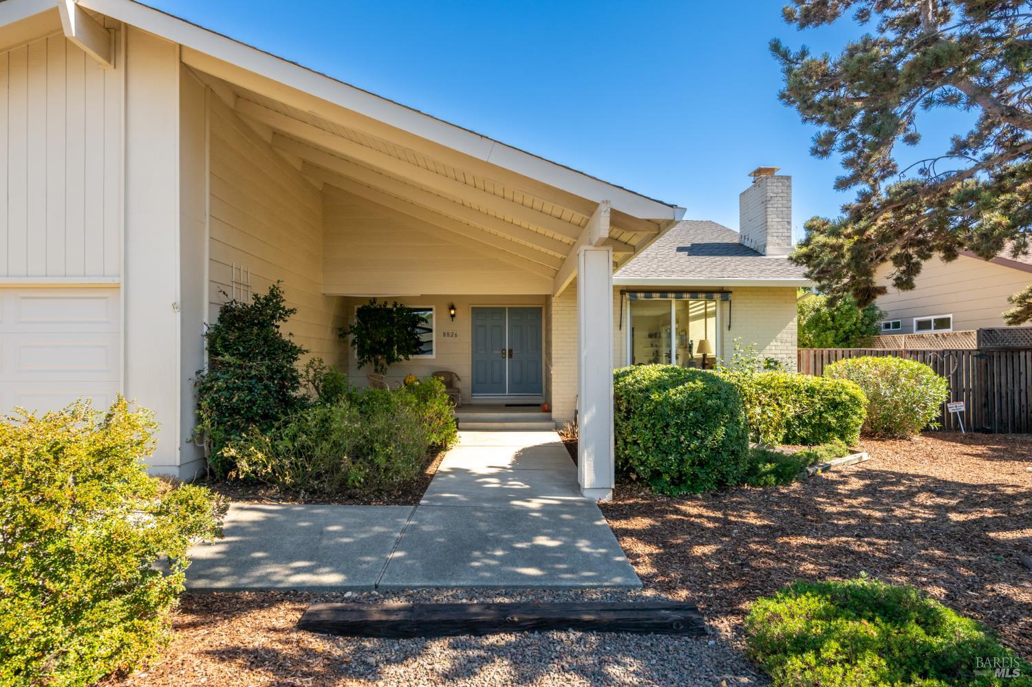 8826 Oakmont Drive Santa Rosa CA 95409