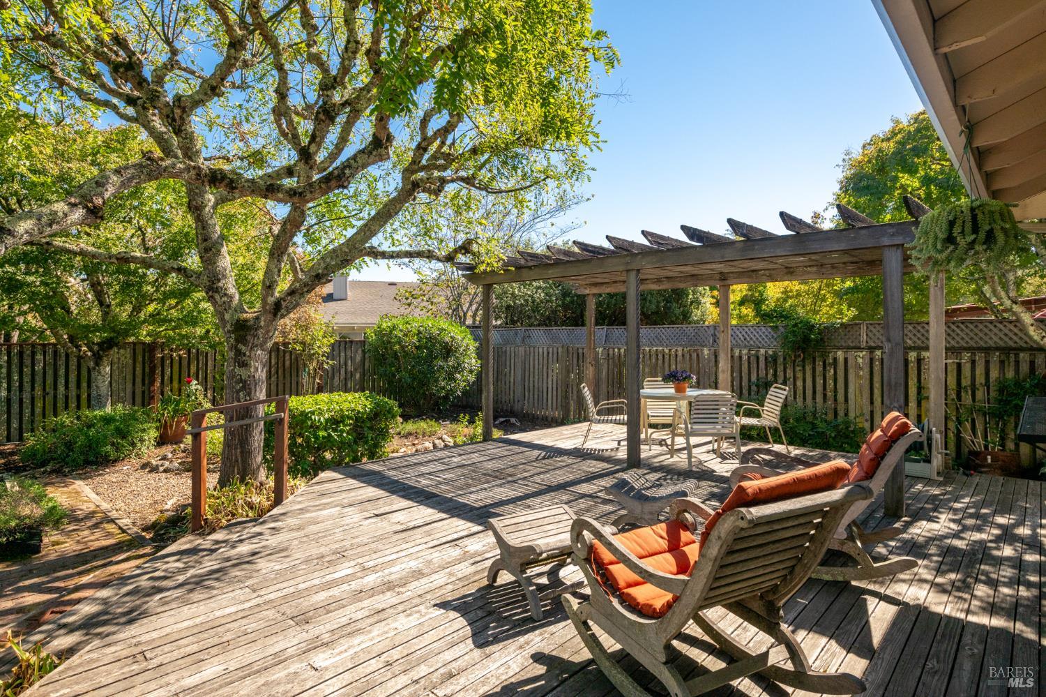 8826 Oakmont Drive Santa Rosa CA 95409
