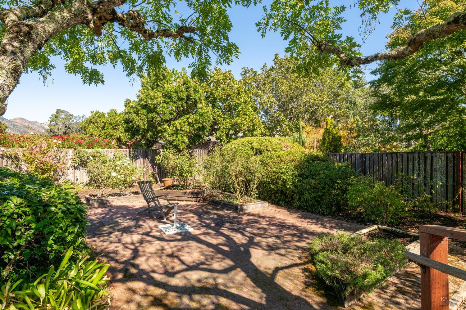 8826 Oakmont Drive Santa Rosa CA 95409