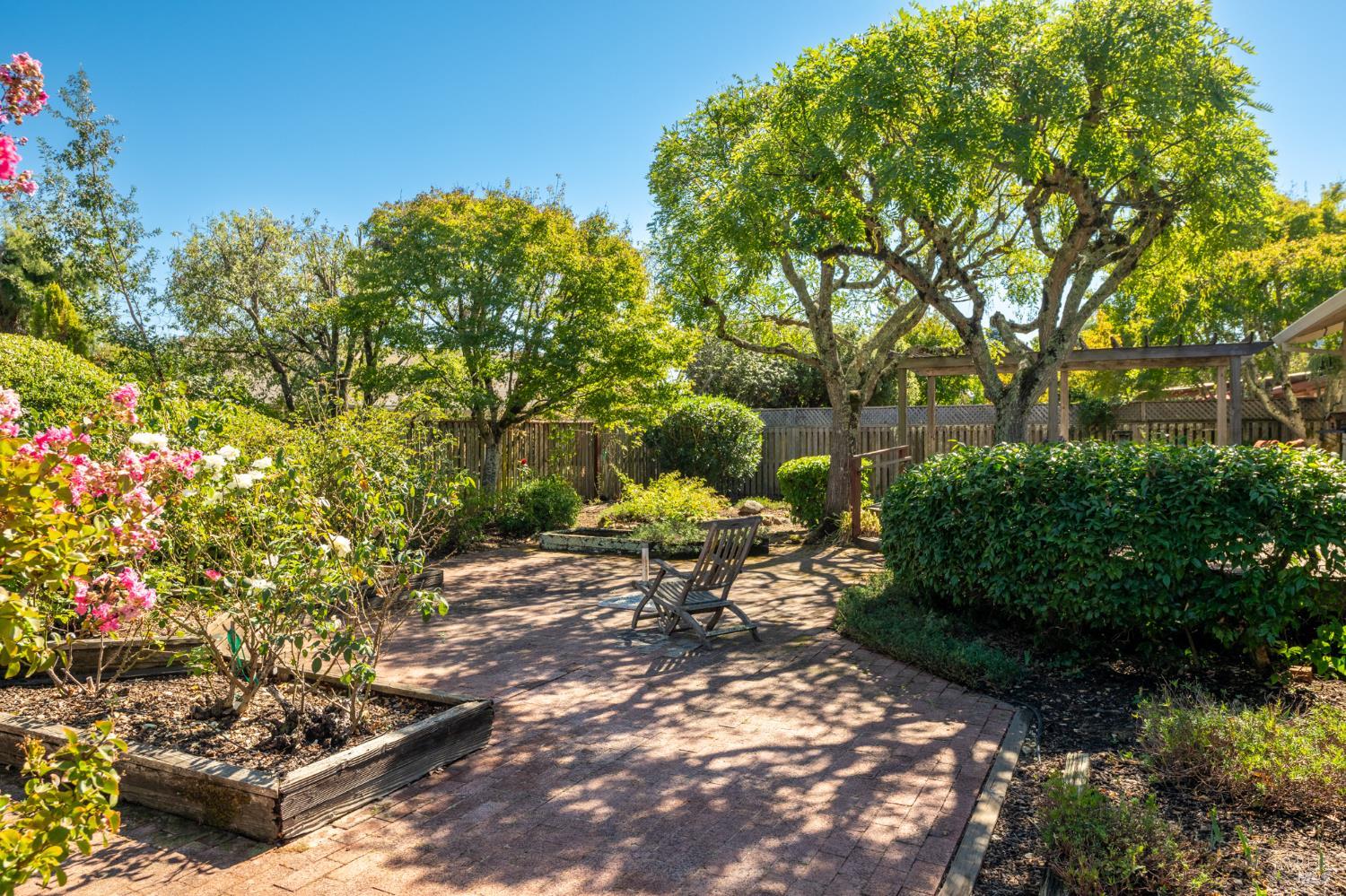 8826 Oakmont Drive Santa Rosa CA 95409
