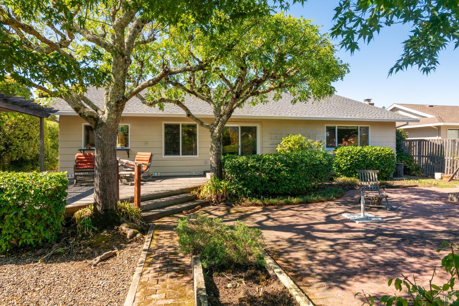 8826 Oakmont Drive Santa Rosa CA 95409