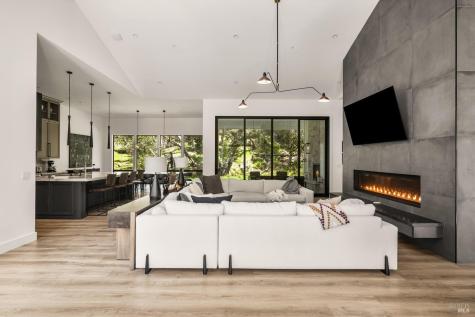 7007 Erland Road Santa Rosa CA 95404