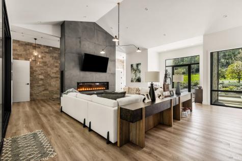 7007 Erland Road Santa Rosa CA 95404