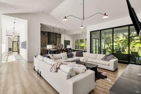 7007 Erland Road Santa Rosa CA 95404