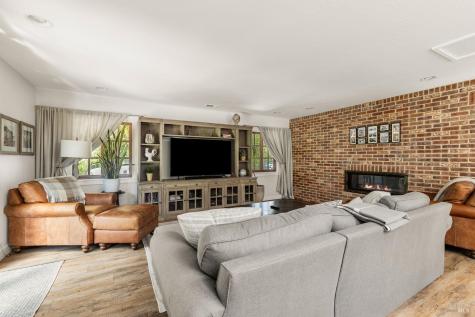 7007 Erland Road Santa Rosa CA 95404