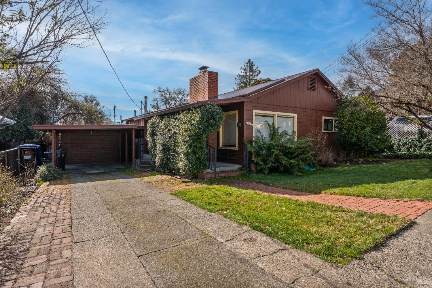 329 Jones Street Ukiah CA 95482