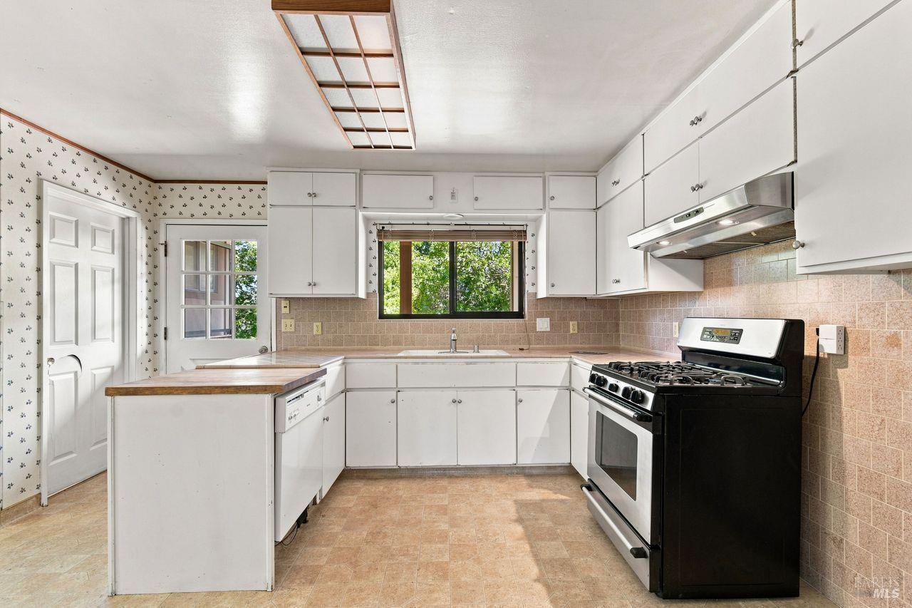 815 Blessing Way Sebastopol CA 95472