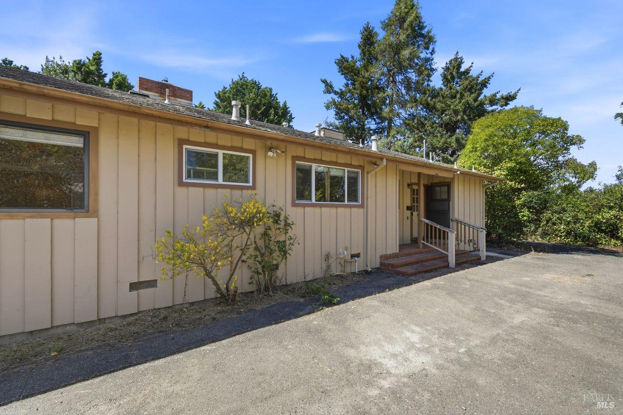 815 Blessing Way Sebastopol CA 95472